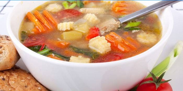 Salierų ir pomidorų sriuba