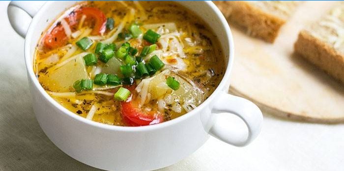 Vermišelių sriuba su daržovėmis