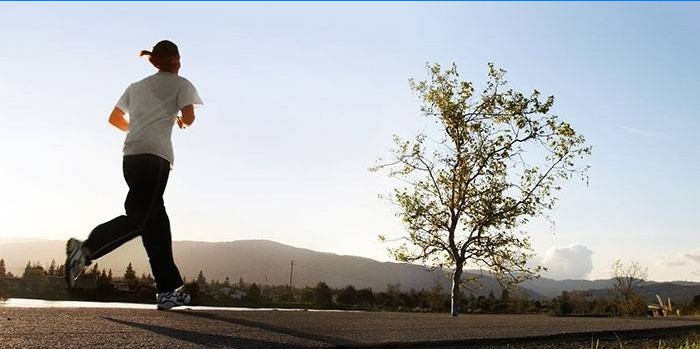 Rytinis bėgimas padės greitai numesti svorio