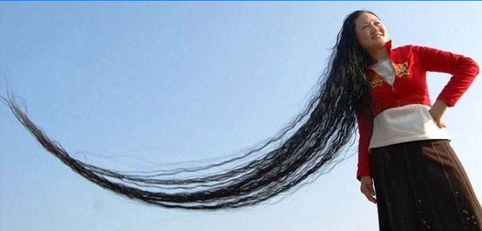 Xie Quiping ir beveik šešių metrų plaukai