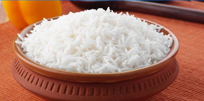 Virti ryžiai lėkštėje