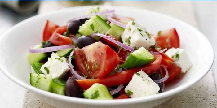 Graikiškos salotos su fetaksa
