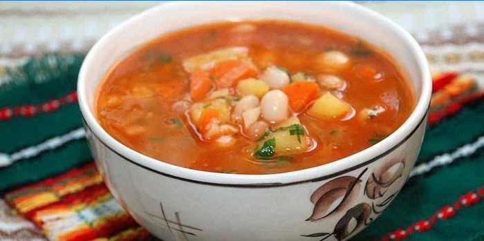 Pupelių sriuba su pomidorų pasta