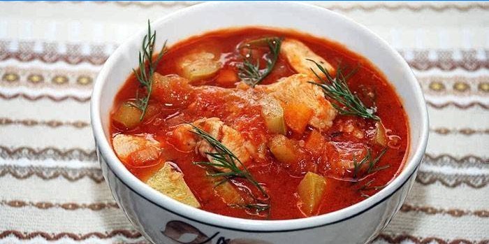Tiršta sriuba su pomidorais ir vištiena