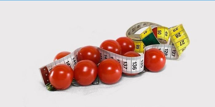 Pomidorai ir matavimo priemonė