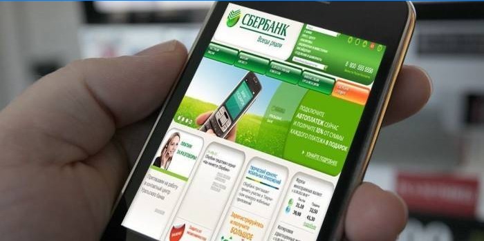 „Sberbank“ mobilioji aplikacija išmaniojo telefono ekrane