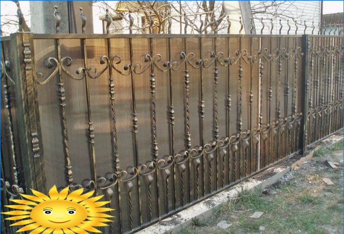 Polikarbonato tvora: svetainės tvora „pasidaryk pats“