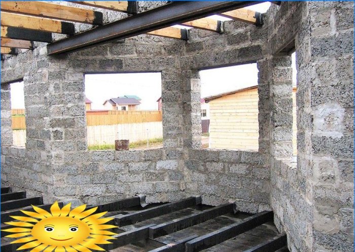 Medinis betoninis namas: konstrukcijos ypatybės, sienų mūras