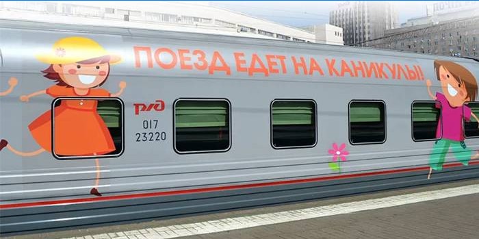 Rusijos geležinkelių traukinys