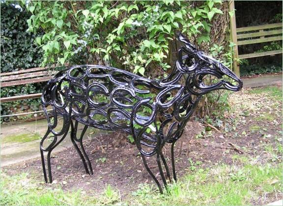 Tomo Hilo sukurta arklio pasagos skulptūra