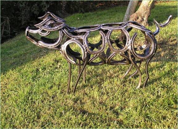 Tomo Hilo skulptūra "Arklio batas